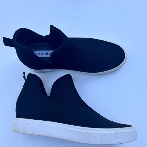 Steve Madden Women's Loxer Pull On Ankle Boot  Low Heel Style Sneakers Sz 8 - Picture 1 of 12